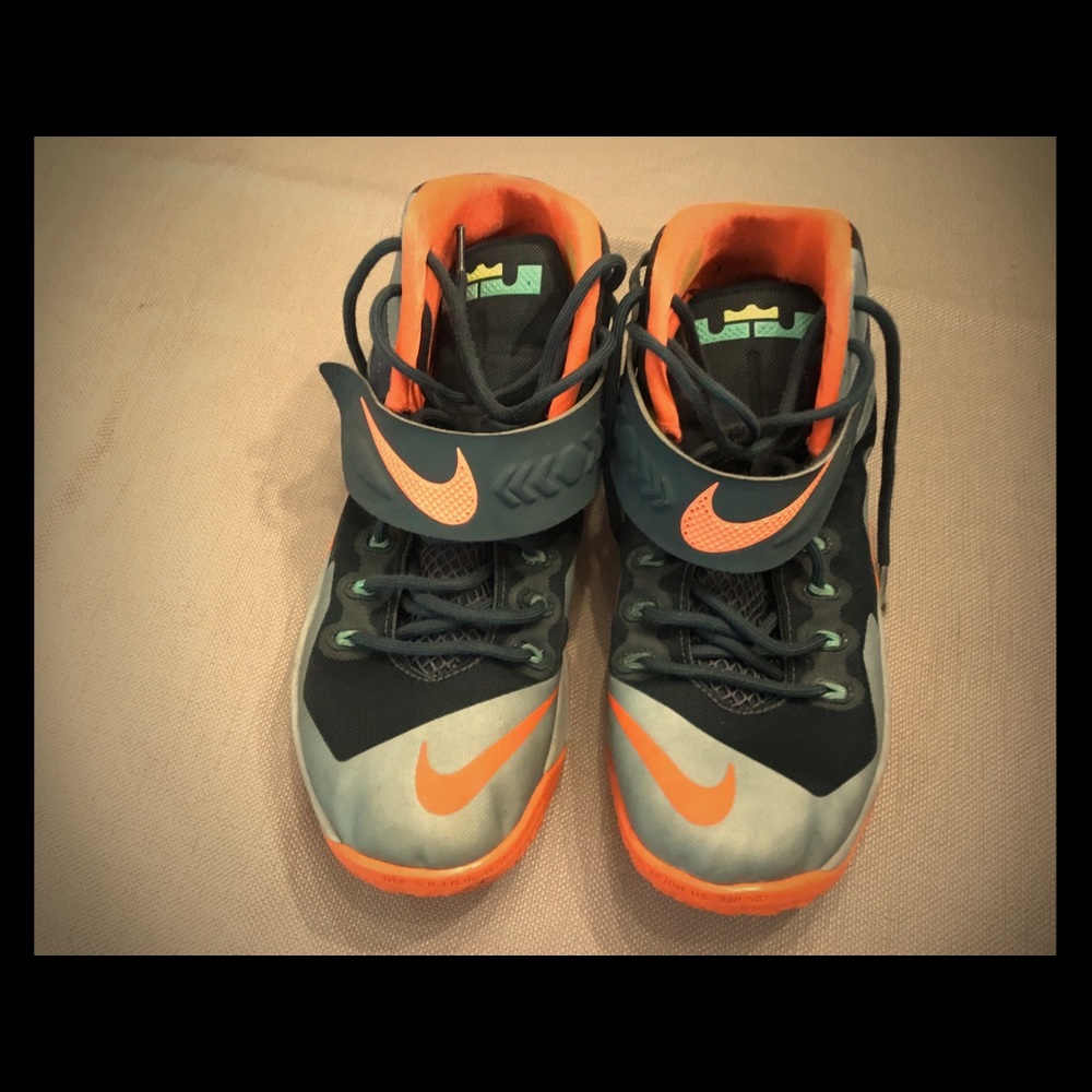 High top Nike LeBron